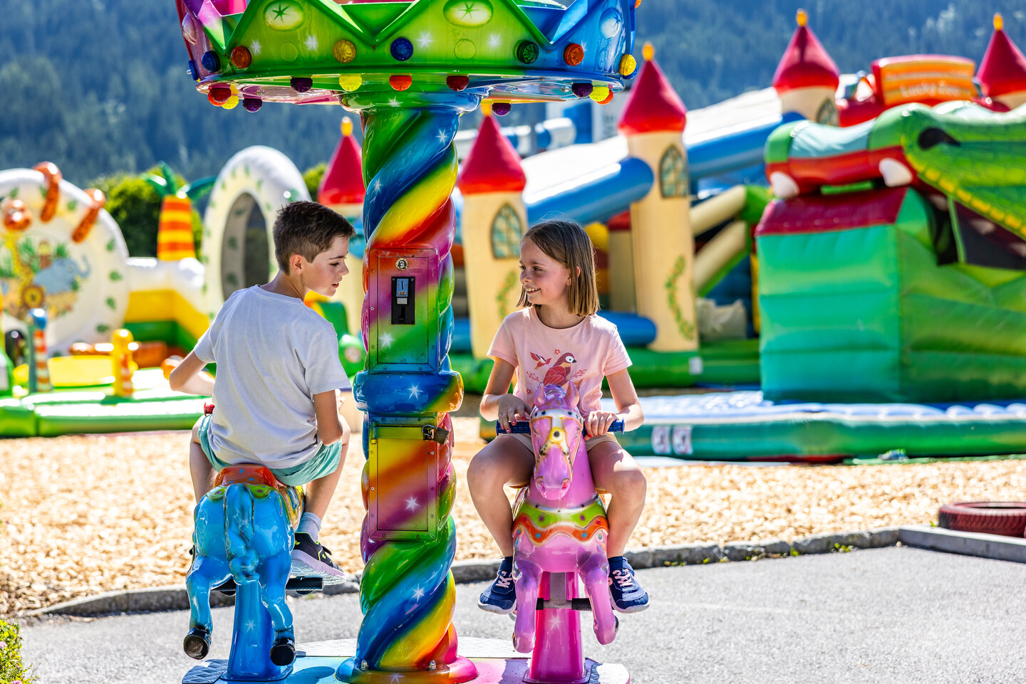 Karussell im Freizeitpark in Flachau