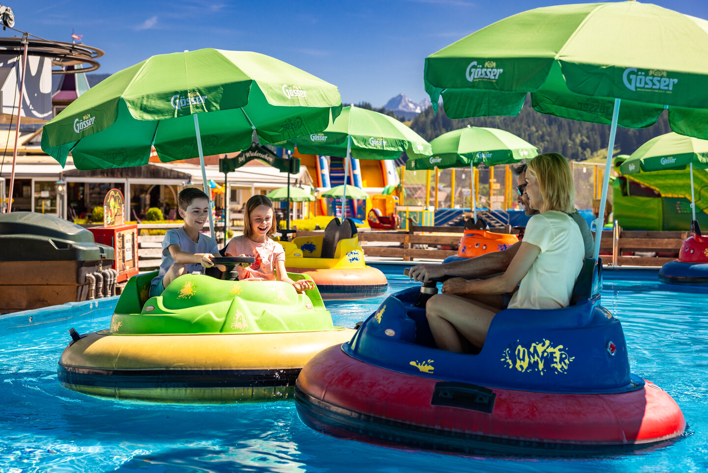 Bootfahren im Freizeitpark in Flachau