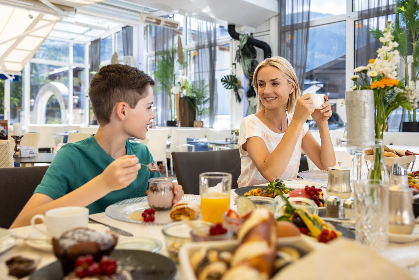 Frühstück mit der Familie im Lacknerhof in Flachau