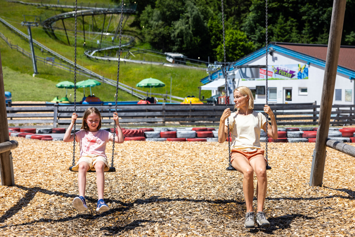 Schaukeln im Freizeitpark in Flachau