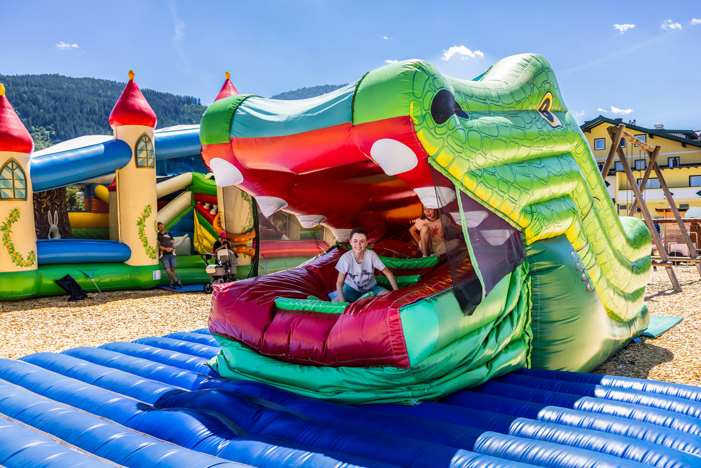 Hüpfburgen im Freizeitpark in Flachau